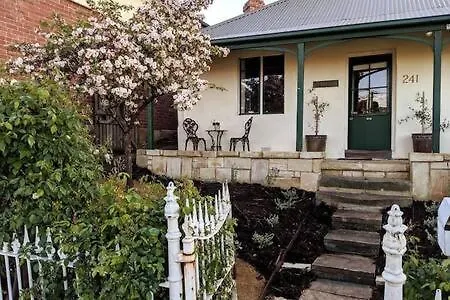 Bostane Cottage On West Hobart Hill