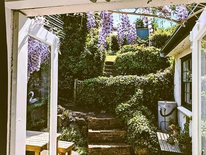 Bostane Cottage On West Hobart Hill Australia
